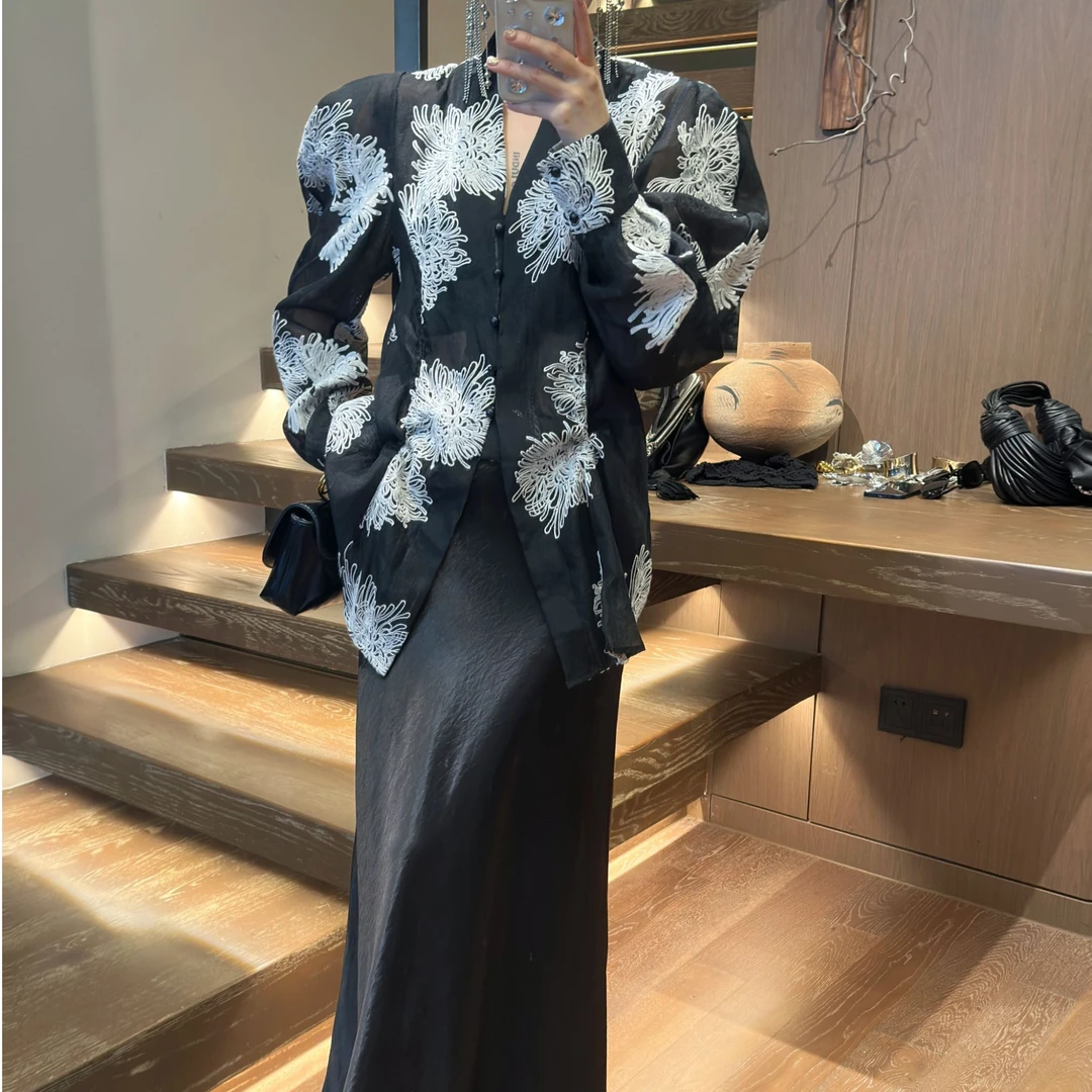 概曲GaiQu “旷野之息” 设计师款V领显瘦刺绣气质调性长袖衬衣衬衫