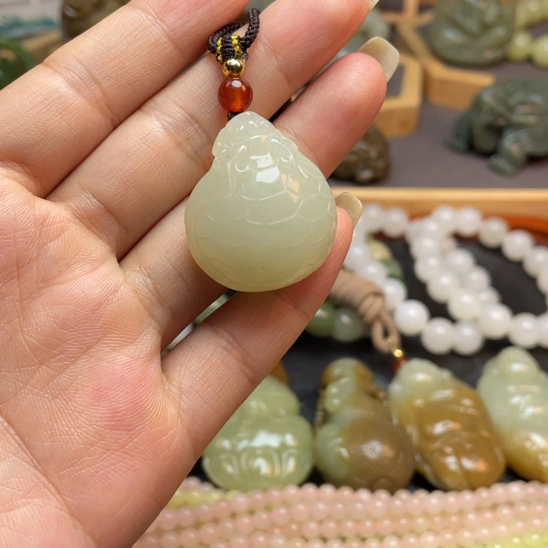 颈饰未镶嵌和田玉