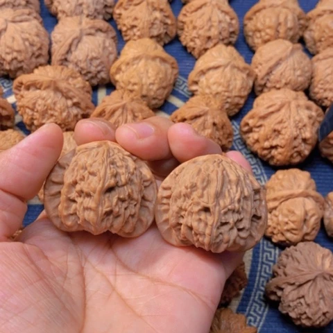 【闪购商品】吊坠文玩核桃沙**杨白狮子43