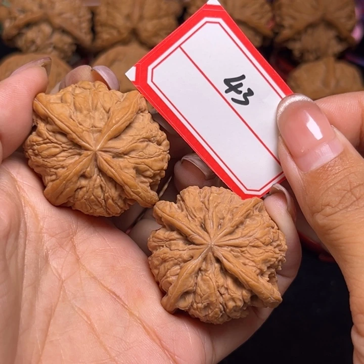 泽***哥吊坠文玩核桃40全品雨花石正四棱43