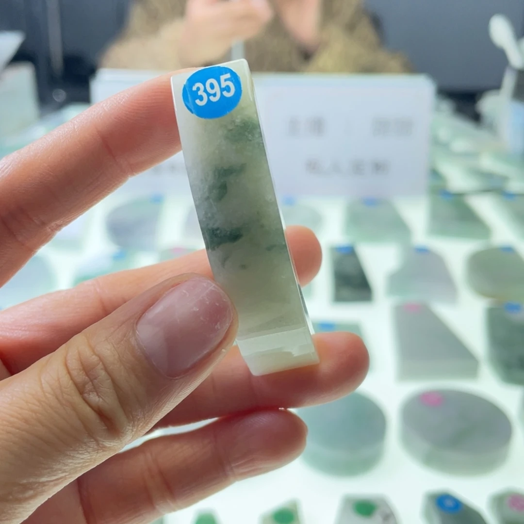 定制翡翠未镶嵌挂件