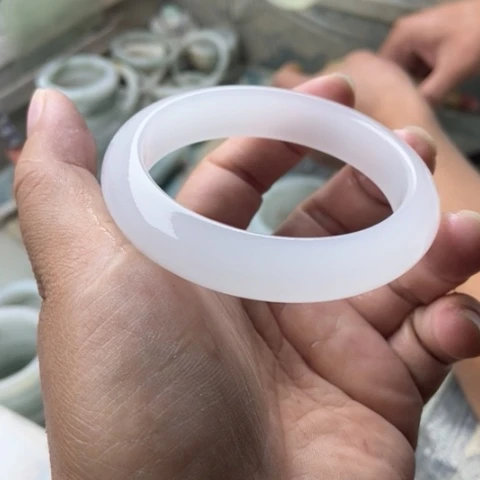 石英质玉（金丝玉）手镯未镶嵌加工定制