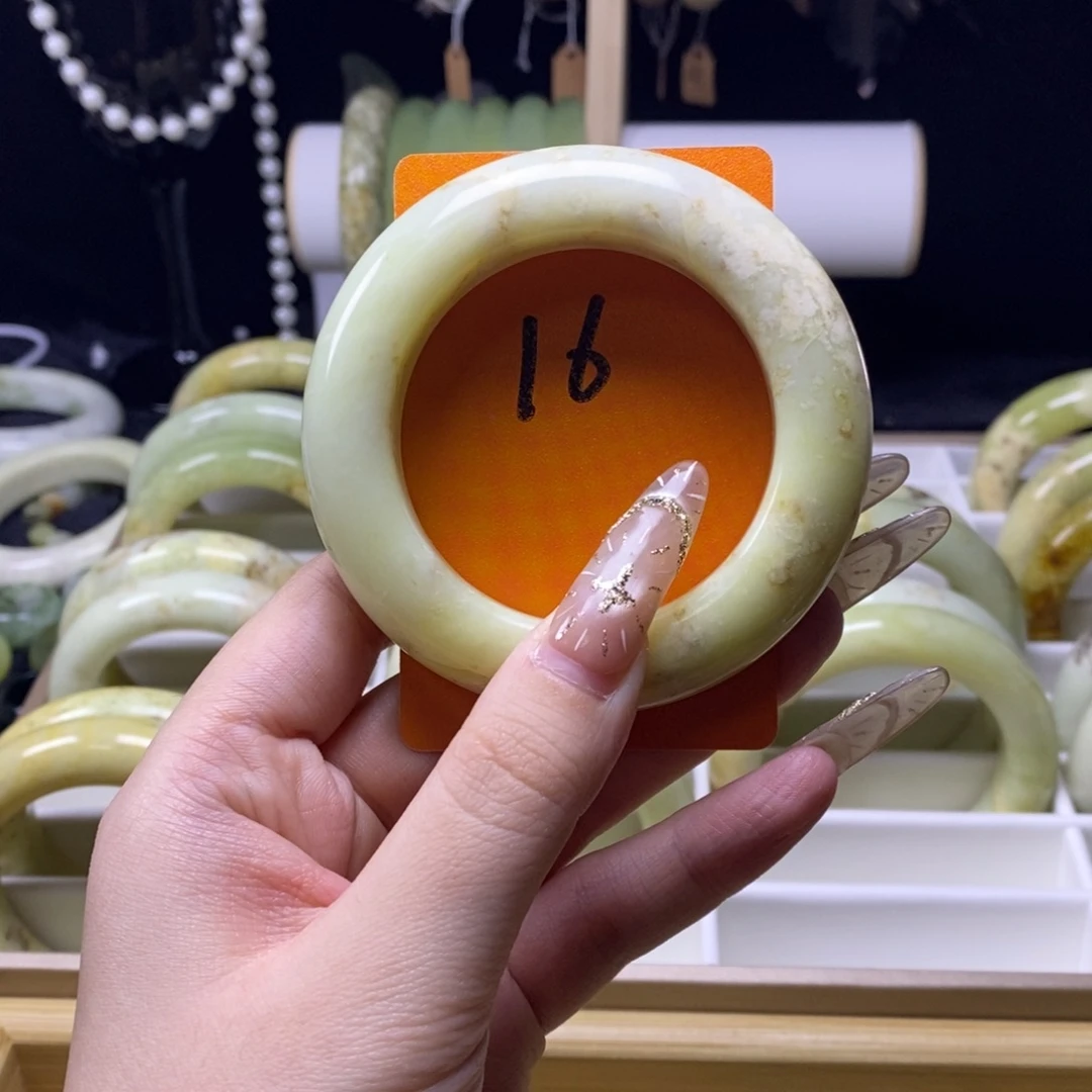 蛇纹石玉未镶嵌手镯52