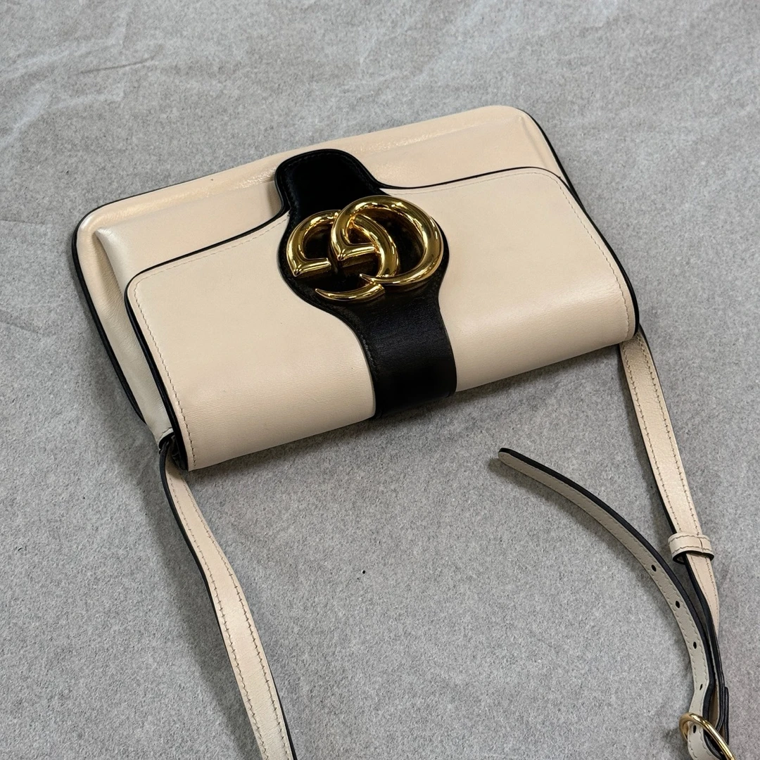 95新 GUCCI/古驰 gucci 斜挎包/9940943
