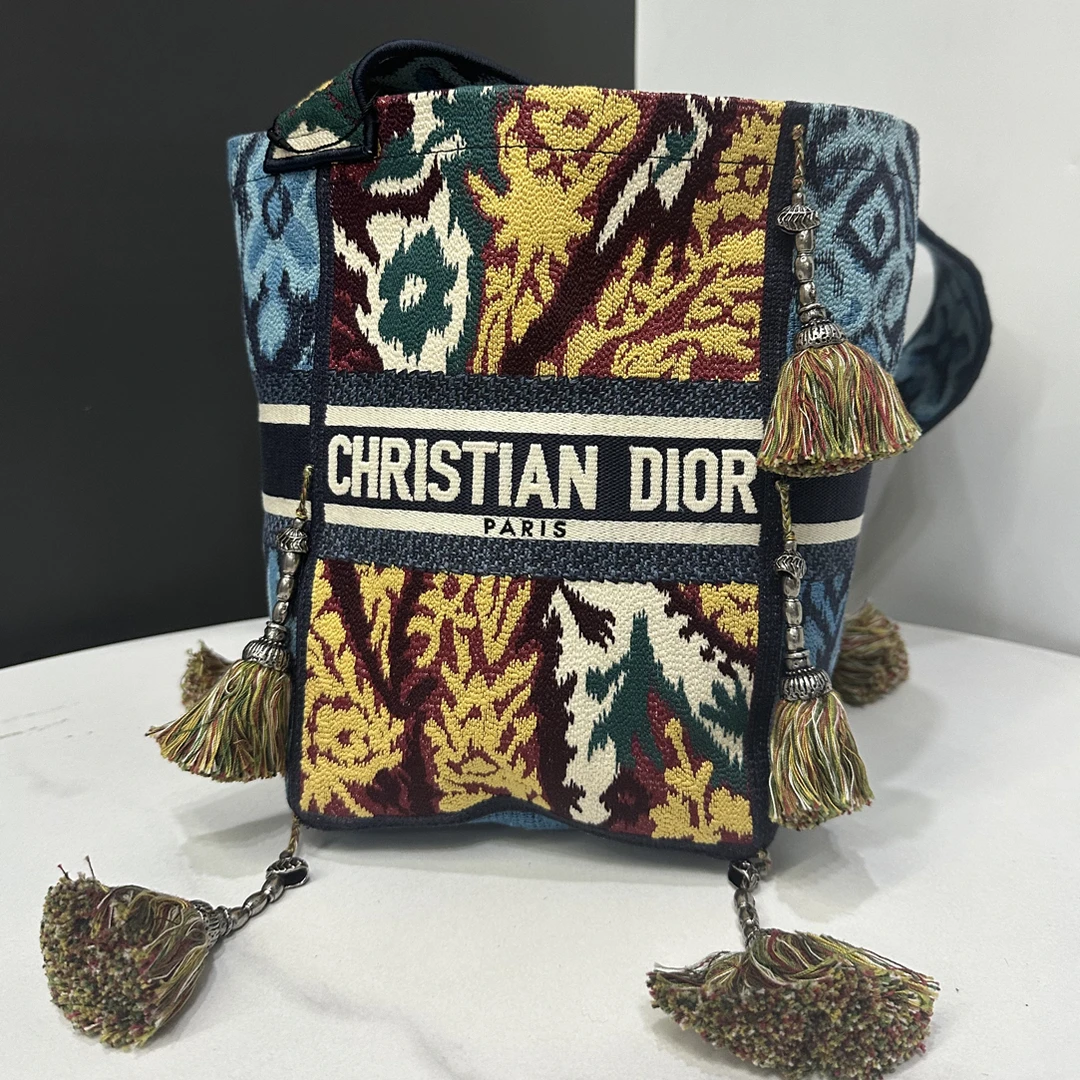 95新 DIOR/迪奥 刺绣流苏水桶包16cm/0085091601
