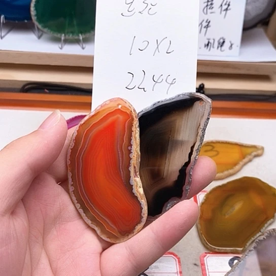 玛瑙/玉髓颈饰足银镀金镶嵌是***晚