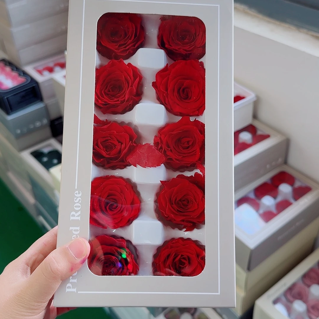 完全开放10朵红玫瑰1盒