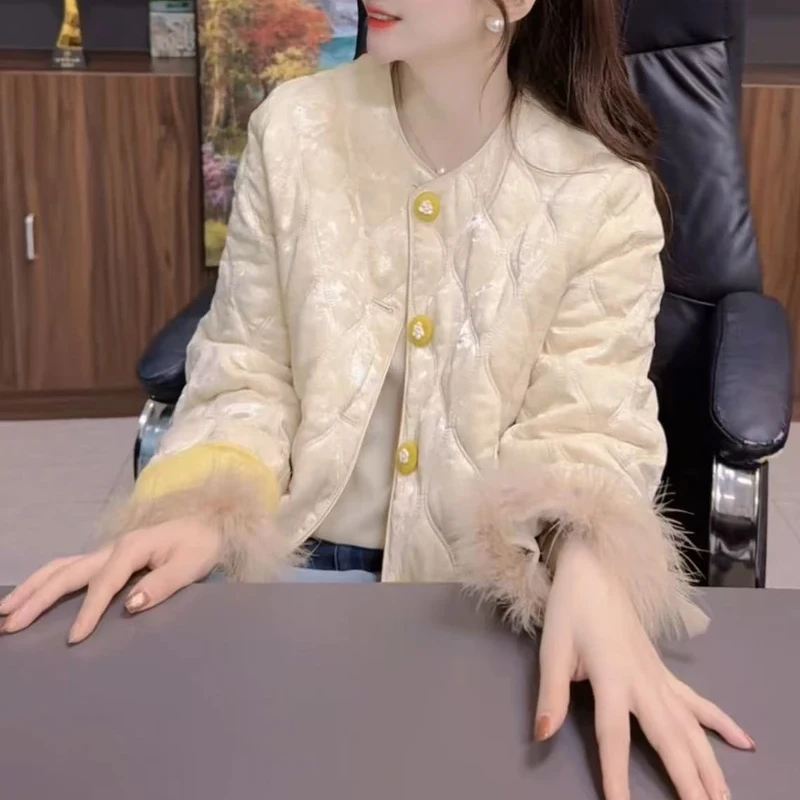 2025秋冬新款设计显瘦百搭时尚外套女士气质修身减龄打底衫两件套