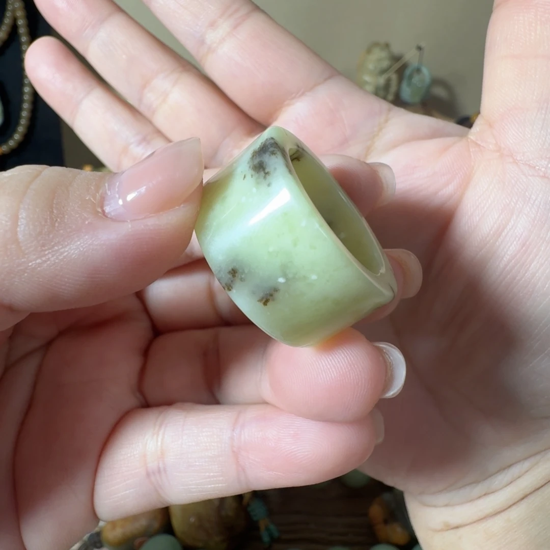 蛇纹石玉未镶嵌戒圈