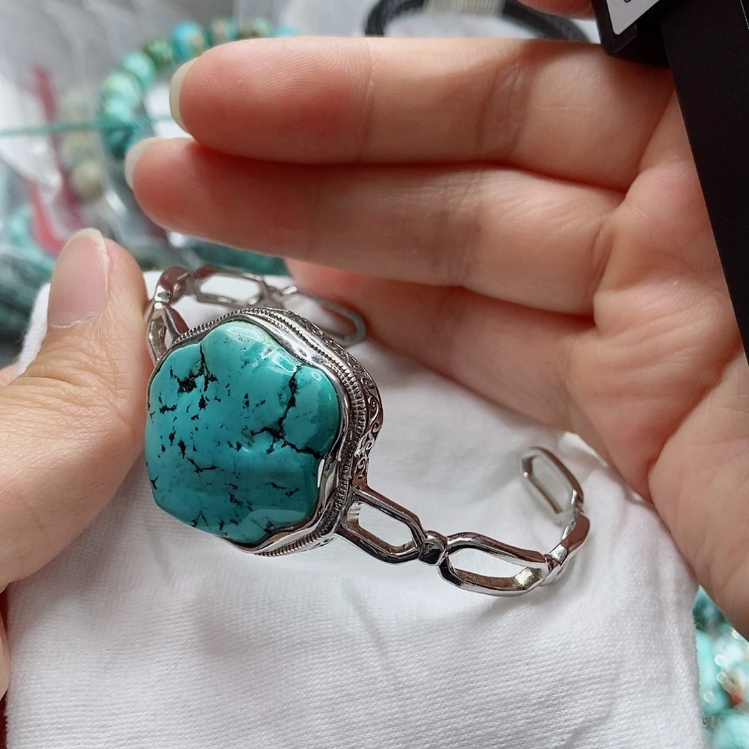 未镶嵌绿松石珠宝奇石