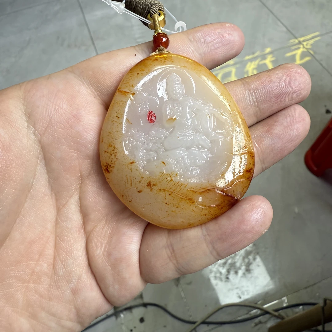 石包沁色观音手把把玩件