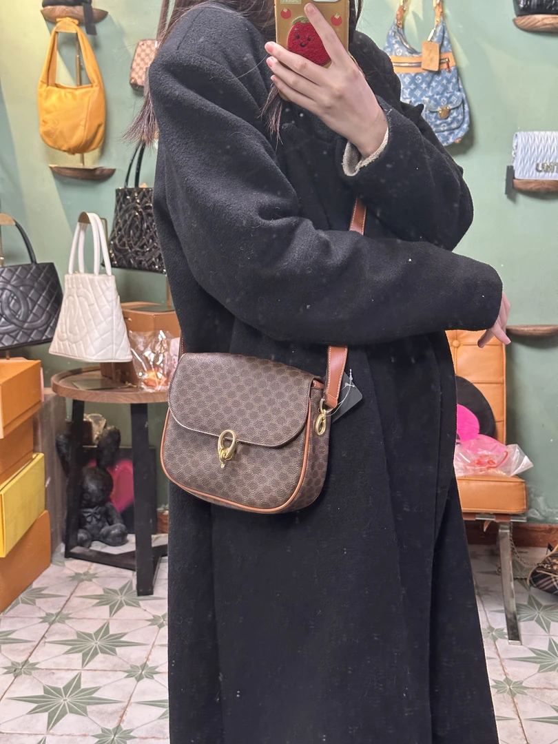 95新 Celine/思琳 A1249/金扣马鞍百搭休闲时尚肩包