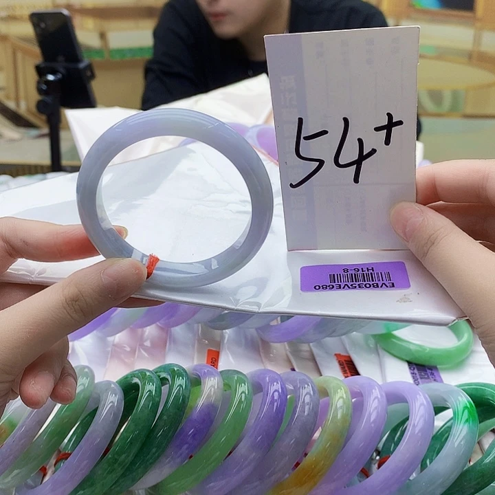 翡翠未镶嵌手镯hj