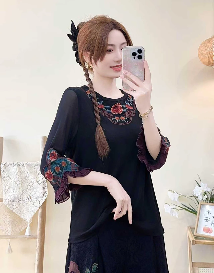 2635新款 国风绣花打底上衣百搭女装时尚女士