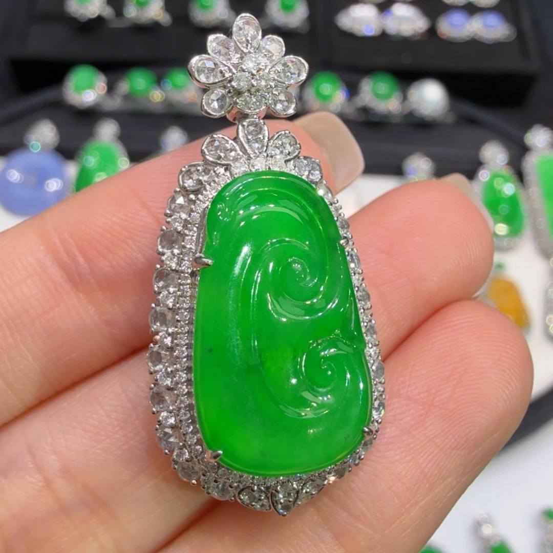 翡翠18K金镶嵌颈饰收到货48小时鉴赏期