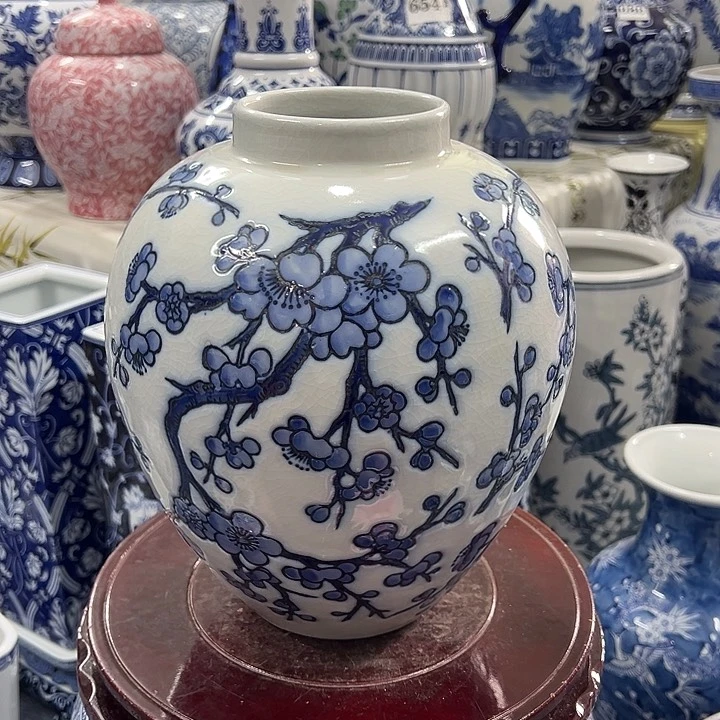 摆件青花瓷居家摆件，浮雕工艺花瓶，小微瑕福利