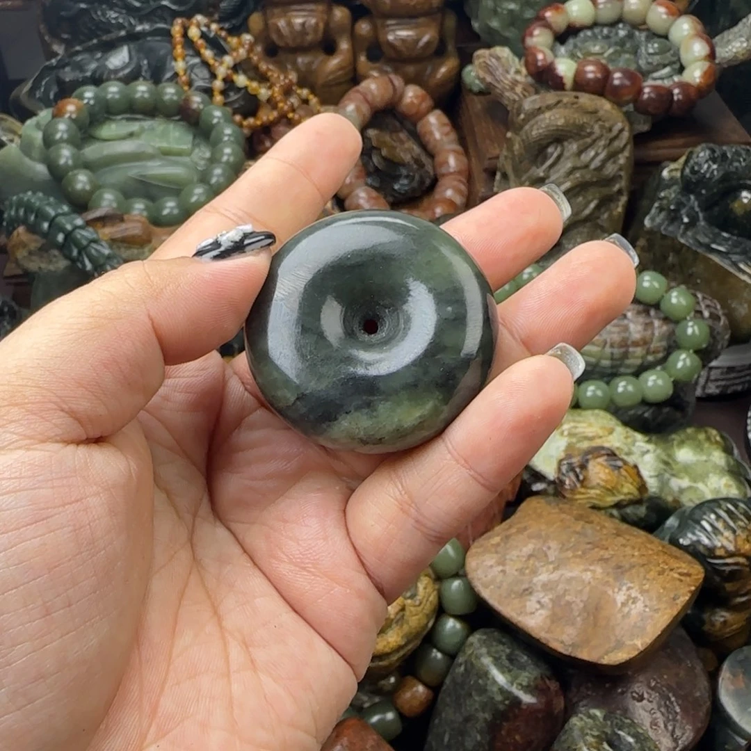透闪石质玉未镶嵌珠宝奇石