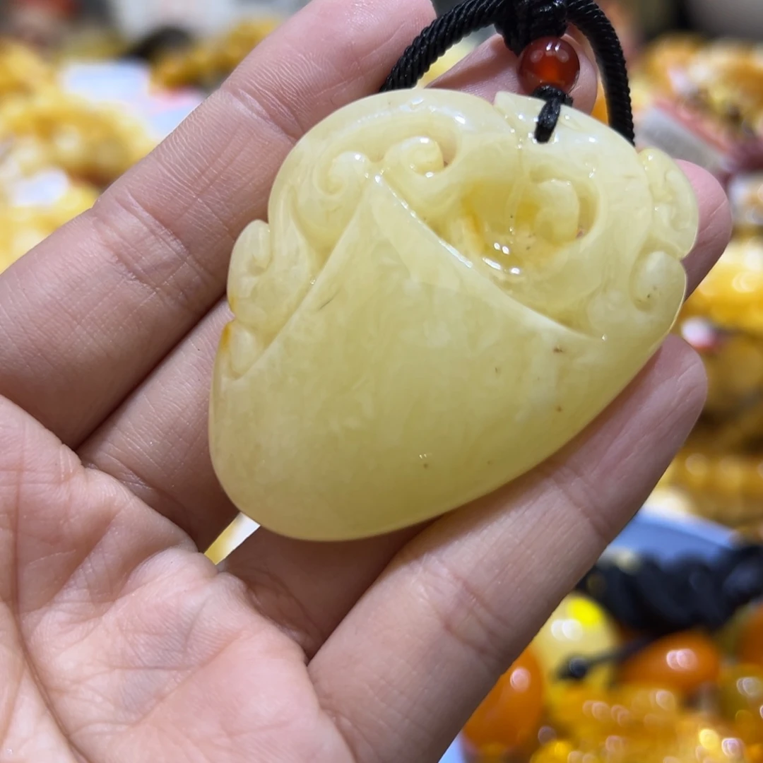 琥珀珠宝奇石未镶嵌