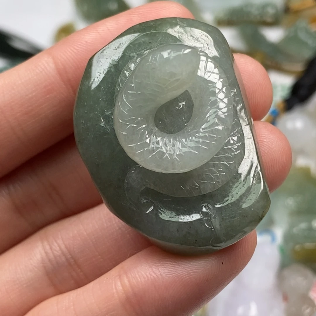 翡翠未镶嵌颈饰翡翠