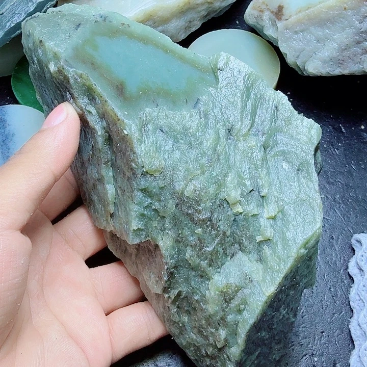 未镶嵌和田玉（糖玉）珠宝奇石