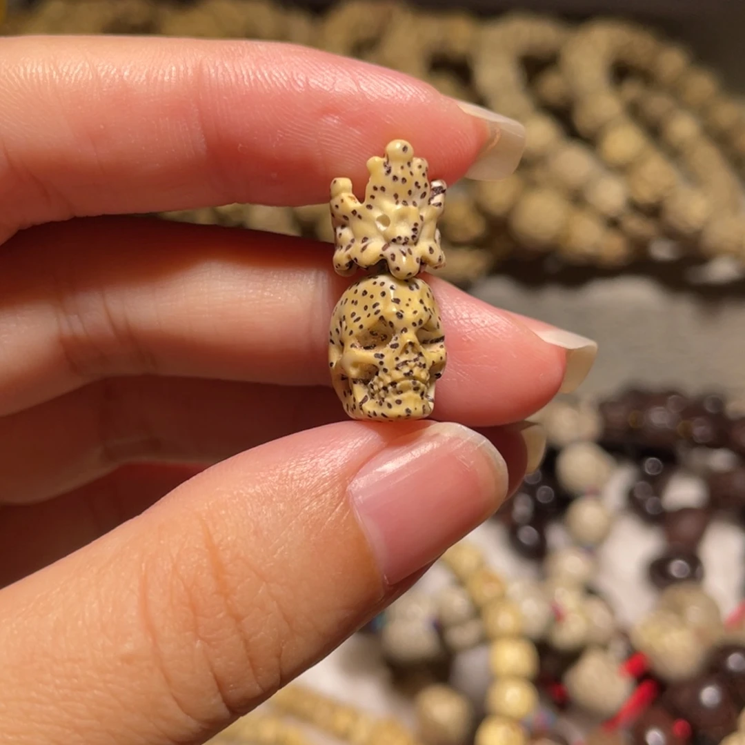 吊坠星月菩提原生态皇冠骷髅一套8×7