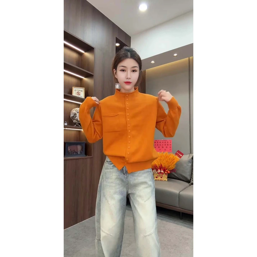 秋季新款慵懒百搭纯色纽扣单口袋半高领长袖针织衫