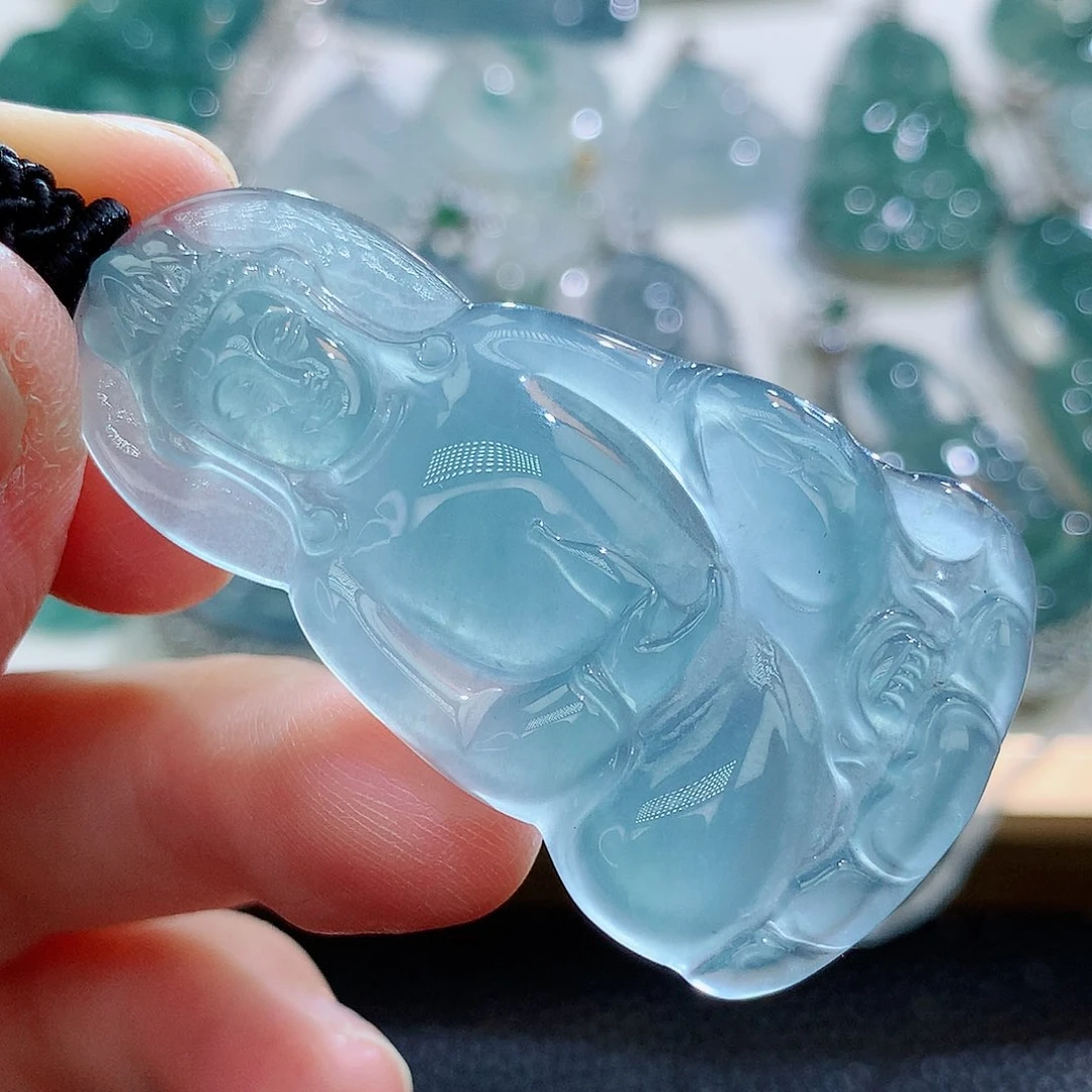 翡翠挂件未镶嵌翡翠