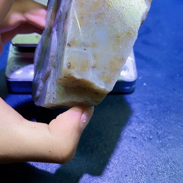 未镶嵌和田玉（糖玉）珠宝半成品