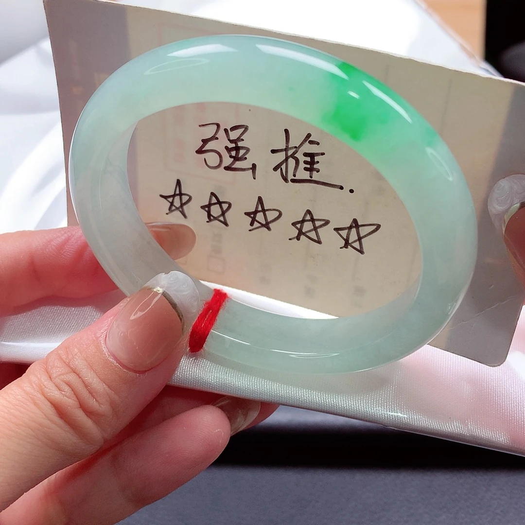 未镶嵌手镯（贵妃镯）翡翠85号，天然A货翡翠手镯