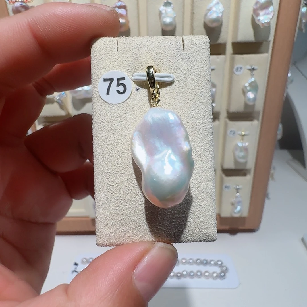 淡水珍珠合金颈饰