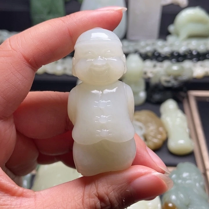 颈饰未镶嵌和田玉晗**沁