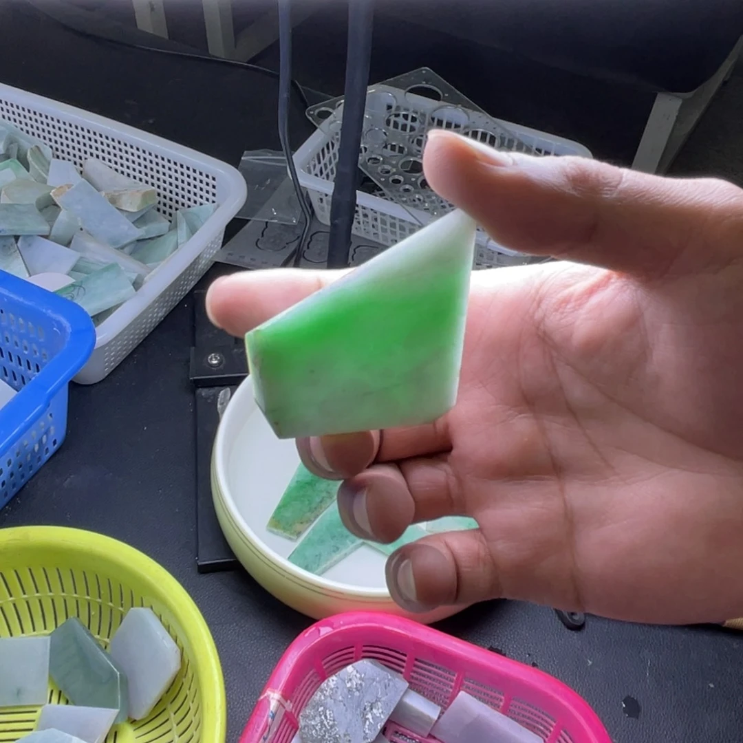 定制翡翠未镶嵌翡翠