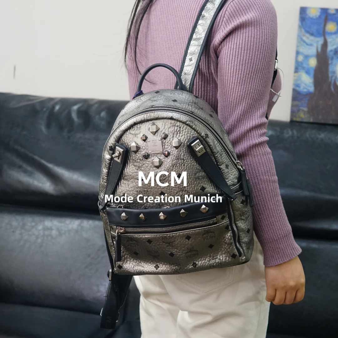95新 MCM 银黑色双肩包/HS02414001/4001