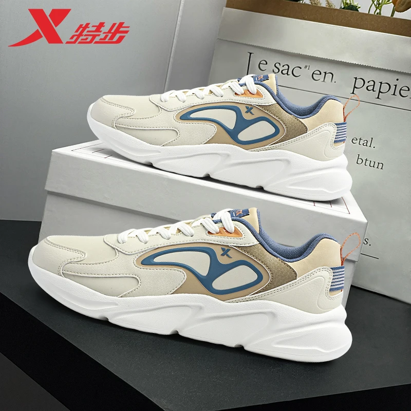 特步男鞋轻便跑步鞋子2025冬季新款男士时尚休闲鞋皮面防水运动鞋