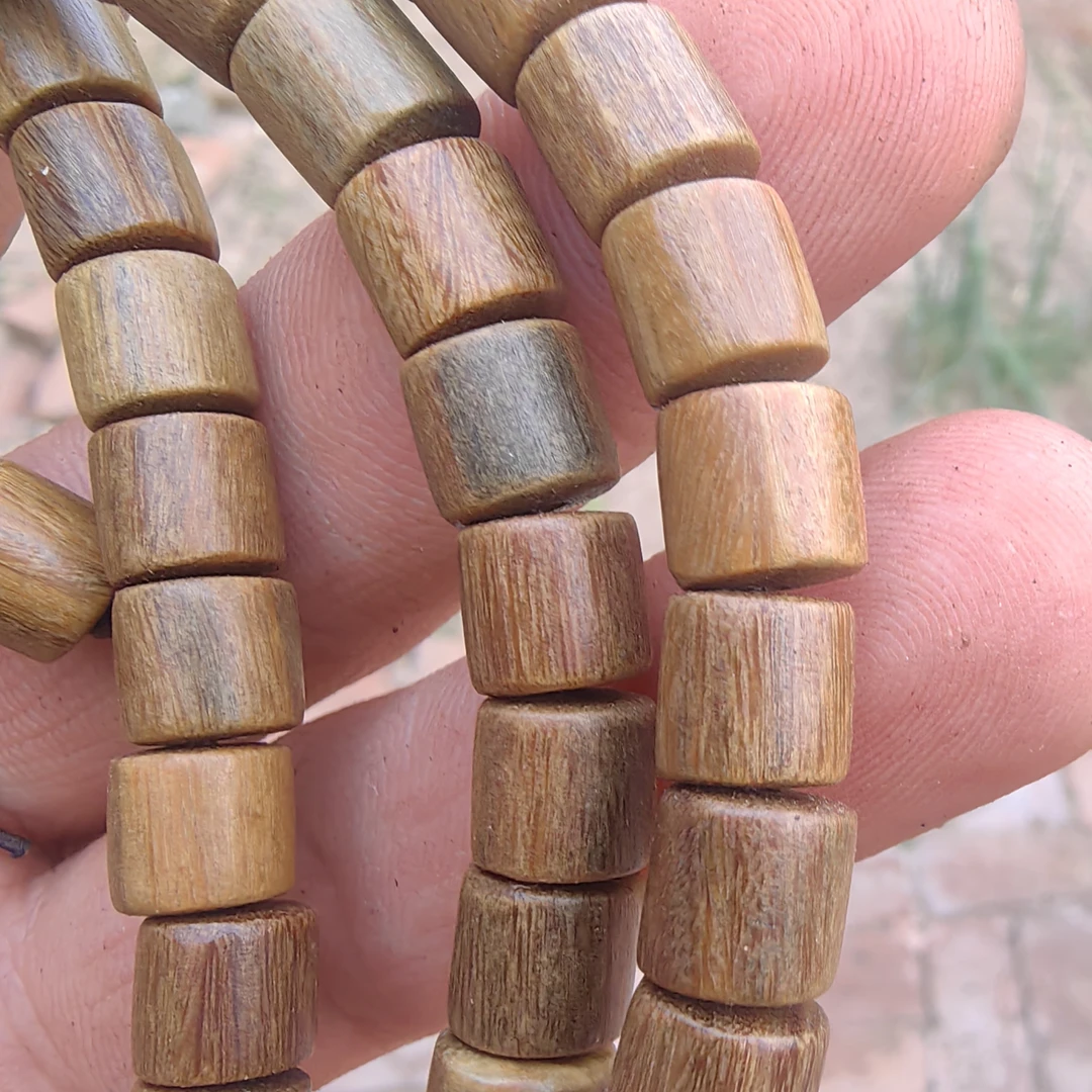 精工打磨绿檀多圈无胶膜手串！！！