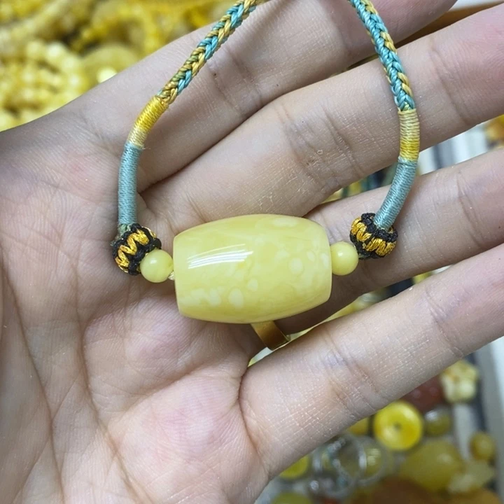 蜜蜡未镶嵌裸石吊坠