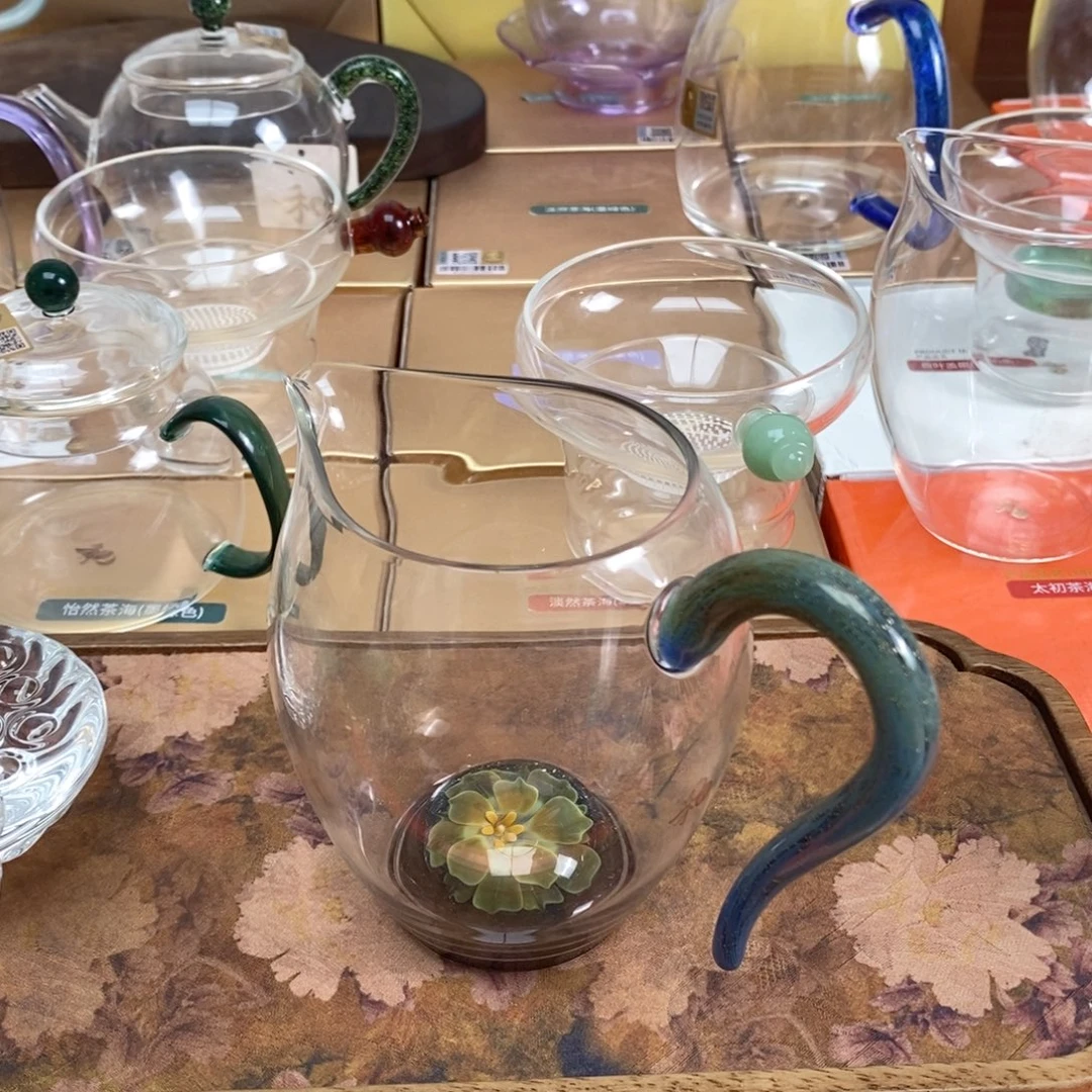 波***爷芙韵公道杯黄花样品