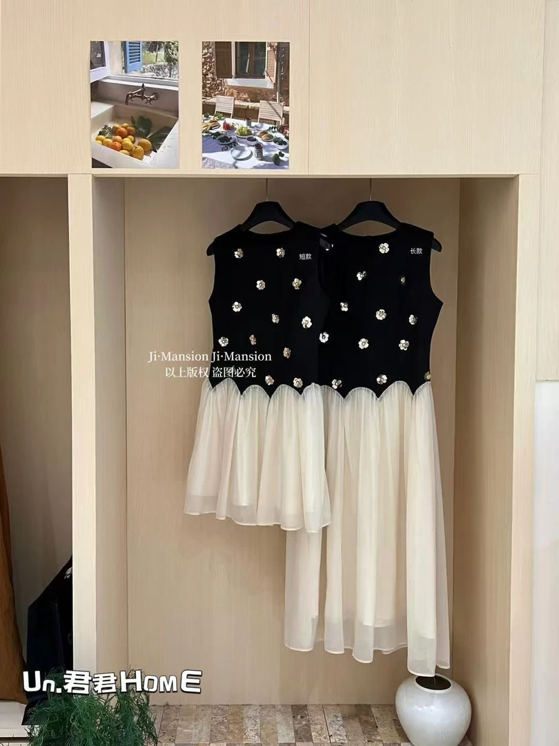 君君家【闺蜜款】法式甜美设计感立体花朵拼网纱显瘦无袖背心连衣裙