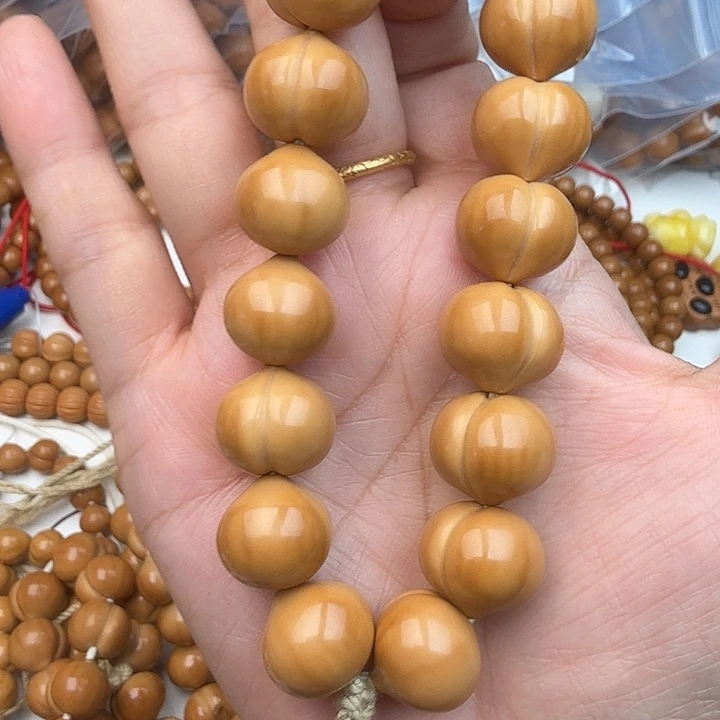 时***城猴头核桃吊坠屁桃