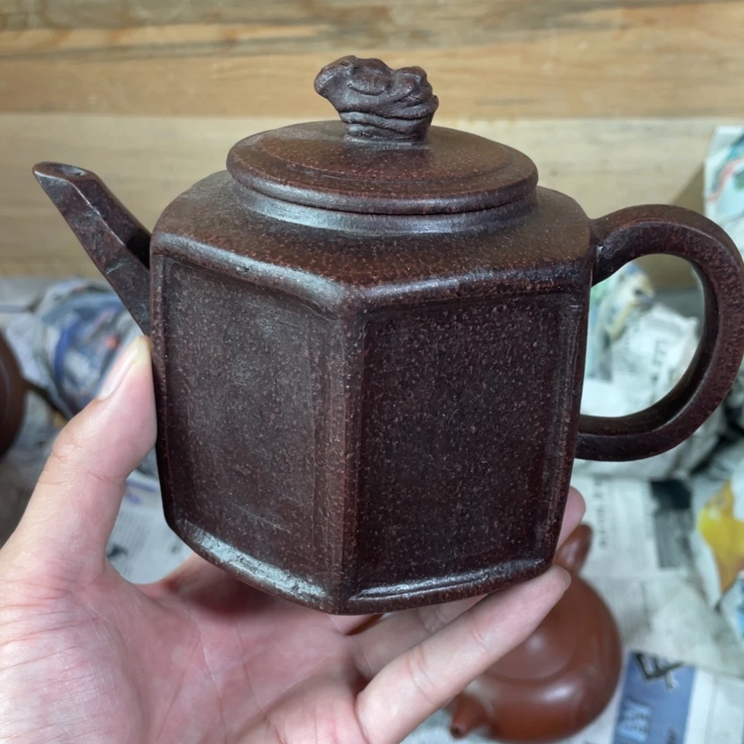 茶壶紫砂老厂紫砂壶一件。