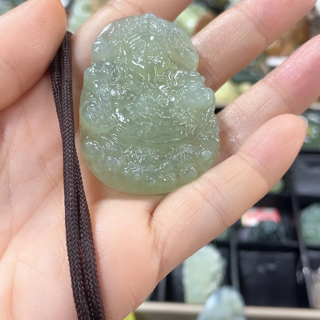 蛇纹石玉颈饰合金