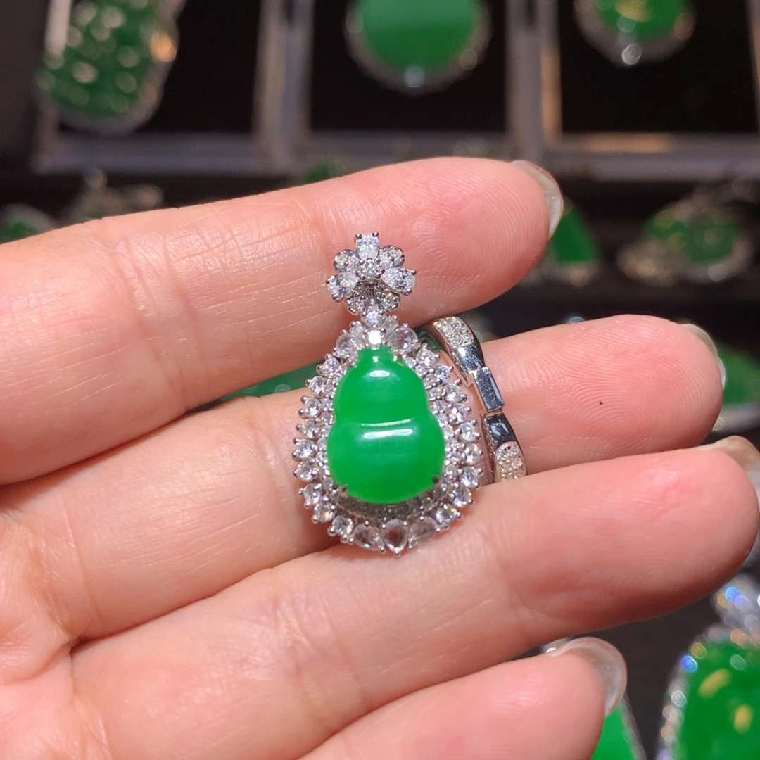 吊坠(不含链)18K金镶嵌翡翠翡翠