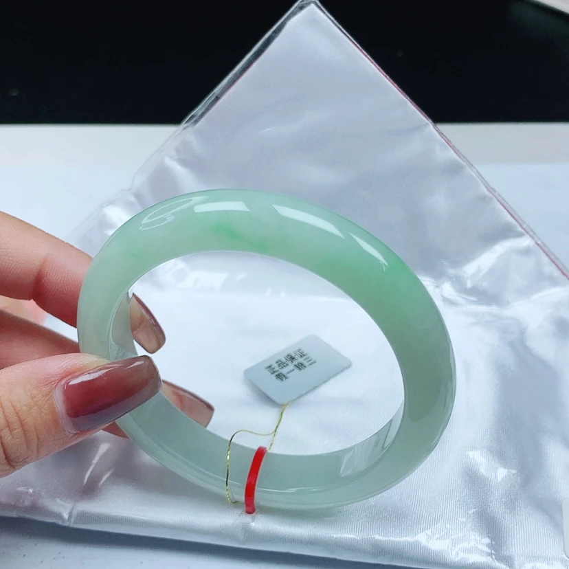 【闪购商品】翡翠手镯未镶嵌 正圈56+