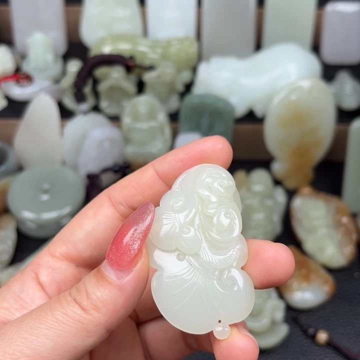 颈饰未镶嵌和田玉