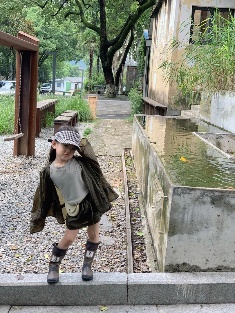 小思家女童2025秋季新款韩版洋气甜酷风露背背心纯色裙裤套装