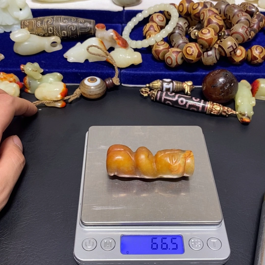 玉***引玛瑙/玉髓未镶嵌颈饰