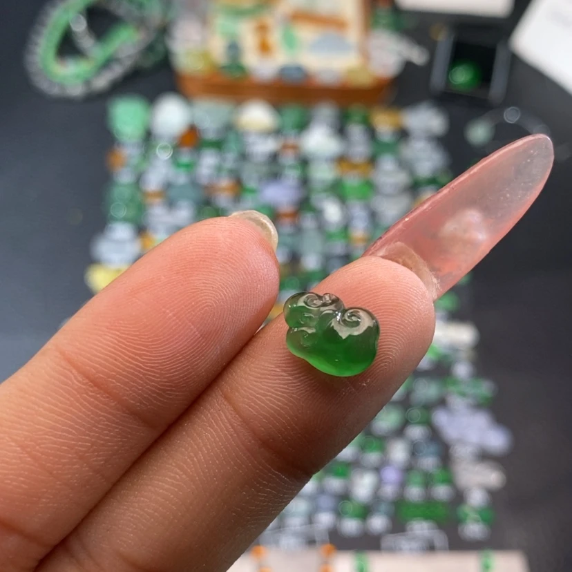 【闪购商品】翡翠挂件未镶嵌如意