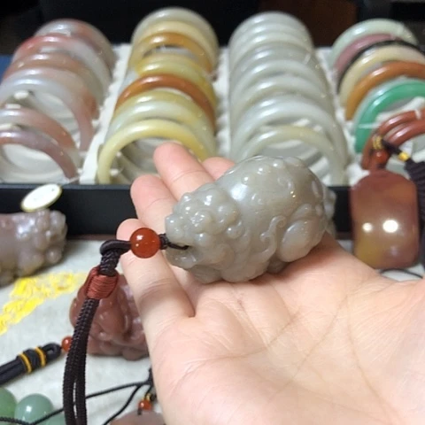 未镶嵌手把件石英质玉