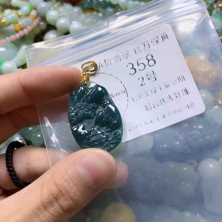 翡翠未镶嵌颈饰翡翠