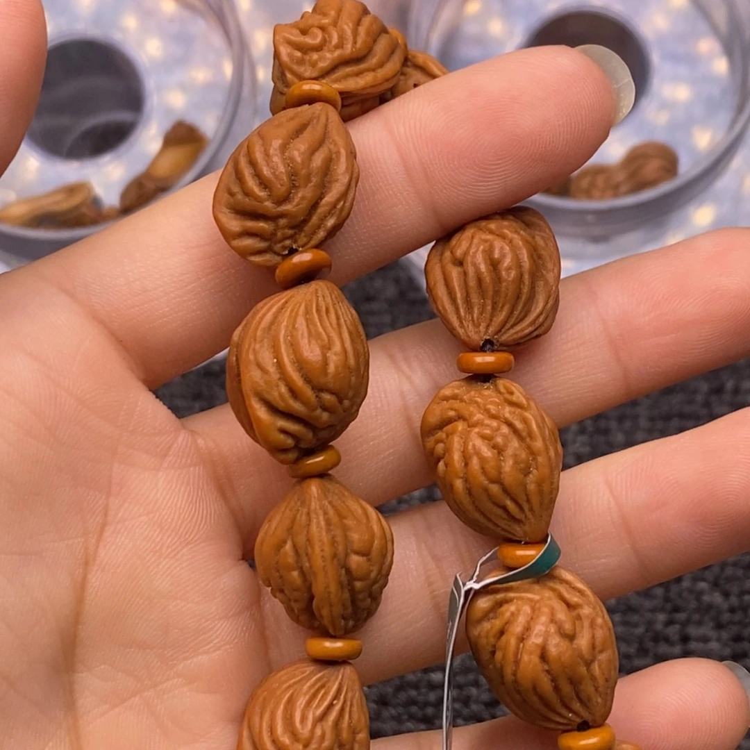 秦岭山脉龙纹桃核单圈